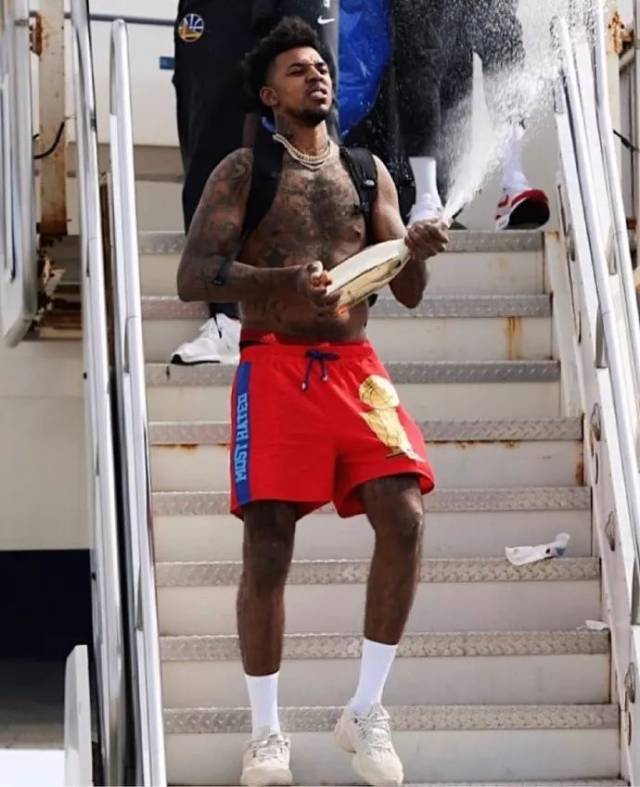 本菲卡苦战逆转取胜，穆里尼奥：实际踢的时间可能不到20分钟（本菲卡逆转险胜，穆里尼奥直言：有效比赛时间或不足20分钟）