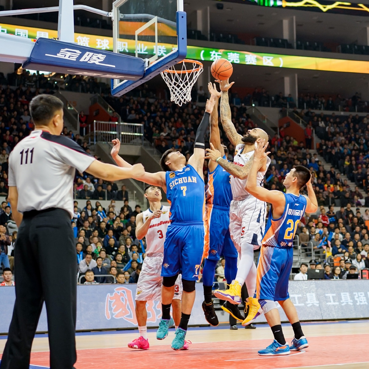 欧洲杯小组赛战况总结（欧洲杯小组赛赛况综述）