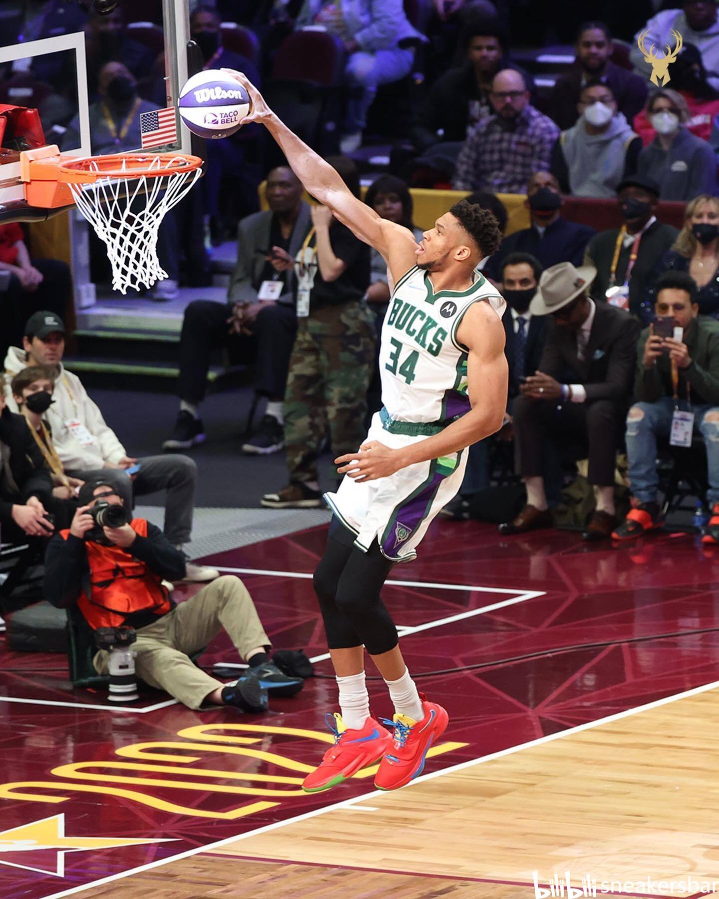 欧冠进球榜更新：梅西连续破门,（欧冠射手榜更新：梅西连场破门）