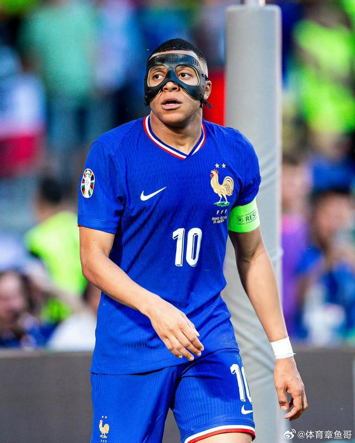 孔蒂：球员承担责任展现了成长，此刻我们不怕任何事物任何人（孔蒂：球队勇于担责体现成长，如今我们无惧任何对手与挑战）