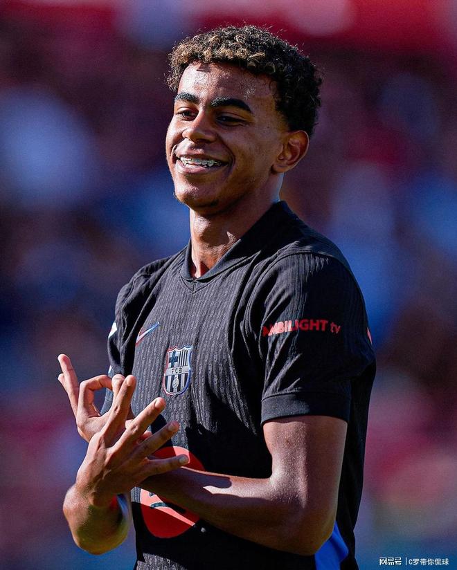 佩德里：还有2场欧冠联赛要尽可能多拿分；我们都很爱阿劳霍（佩德里：欧冠剩余两战力求最大化积分，大家都很爱阿劳霍）