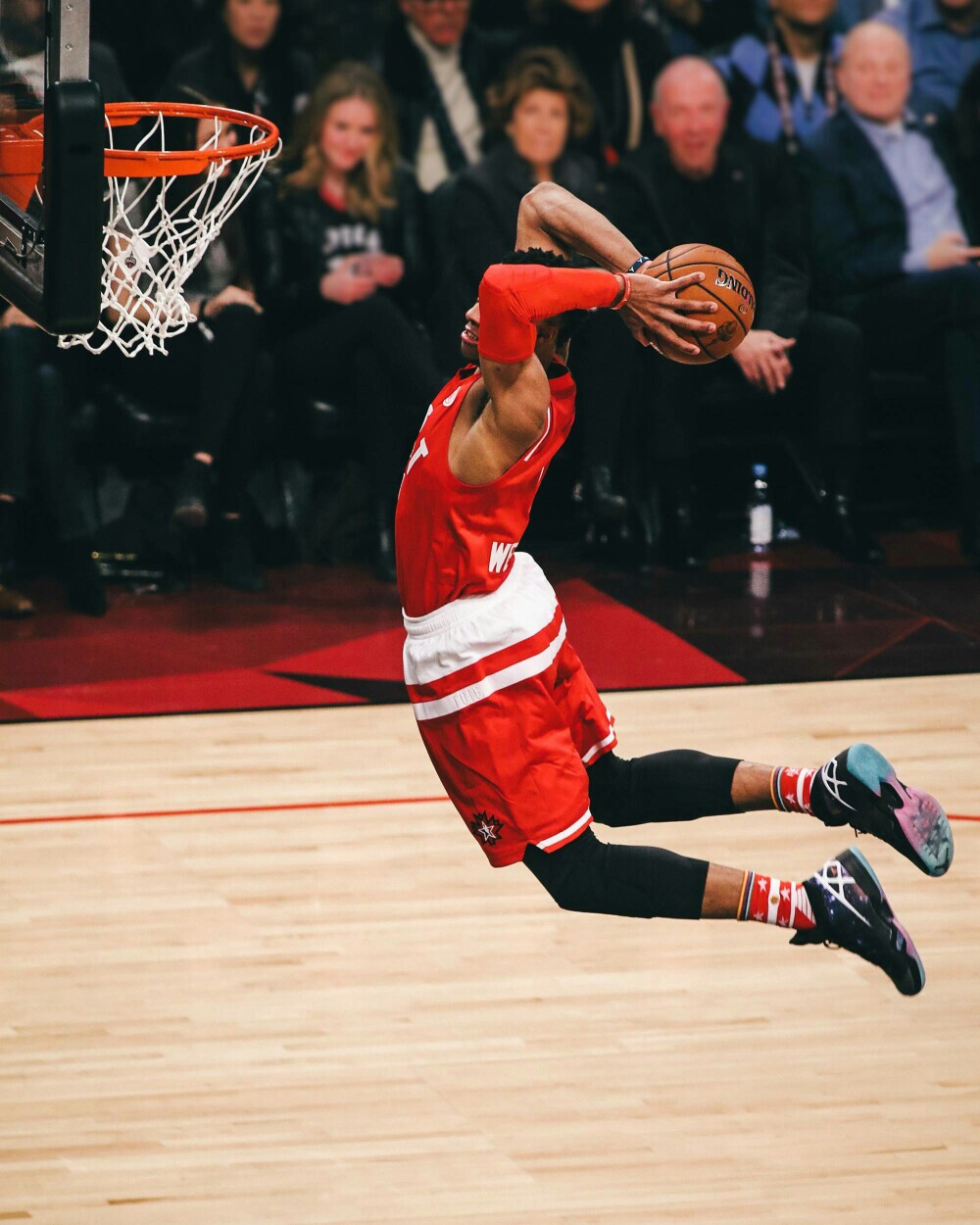 广厦男篮末节逆转战胜北京（广厦男篮末节上演逆转击败北京队）