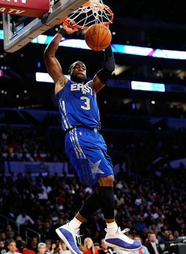 本赛季单场犯规次数最多的8场比赛，开拓者独占4场（本季单场犯规前8场，开拓者占据4席）