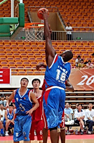 米体：索默犯了不少错，国米在寻找靠谱的一门（米体：索默失误频繁，国米正寻找更稳妥的主力门将）