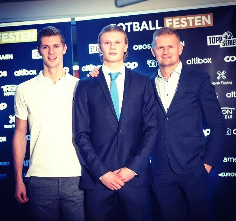 官方：西汉姆联免签原纽卡前锋威尔逊，双方签约1年（官宣：西汉姆联自由签下前纽卡前锋威尔逊，签约一年）