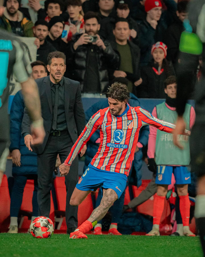 埃姆雷-詹：我们本有着很高的目标，但被淘汰了；赛季还很长