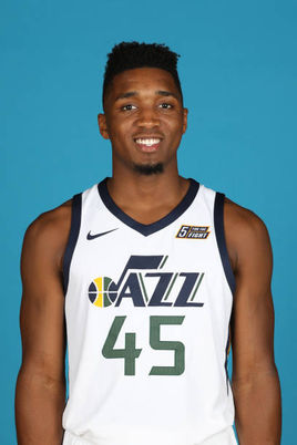 均由他率先 均由他率先